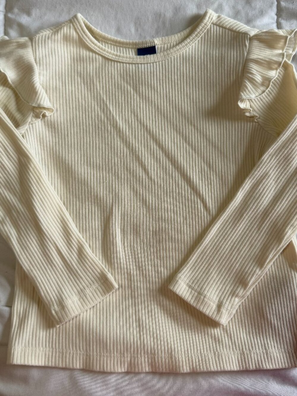 Old Navy Girls Ivory Ribbed Ruffle Long Sleeve Top – 2T